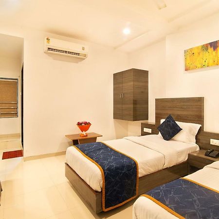 Hotel Sheetal Plaza Surat Luaran gambar