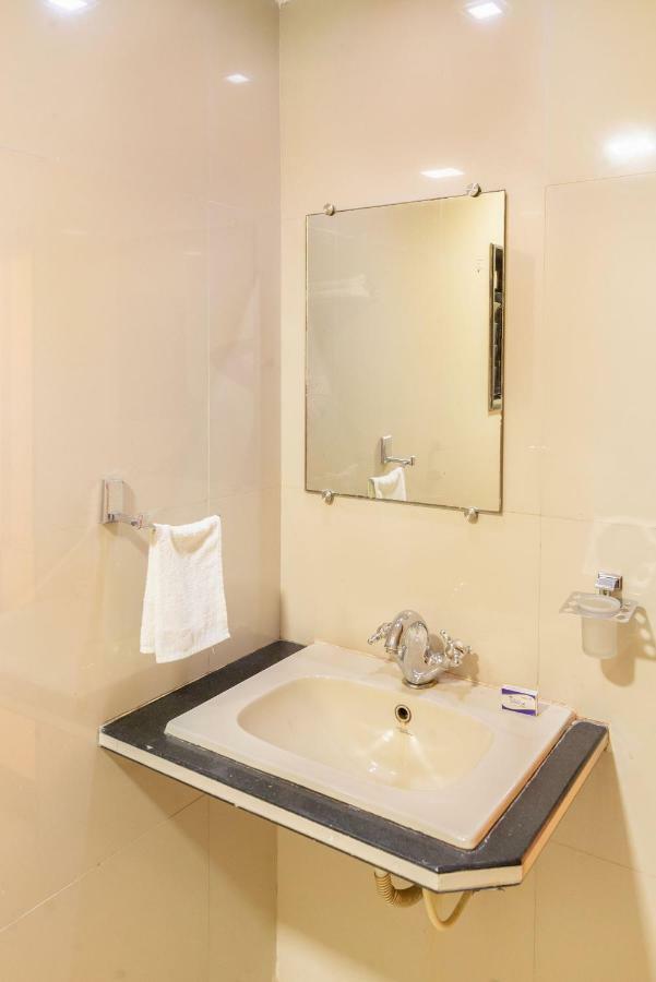 Hotel Sheetal Plaza Surat Luaran gambar