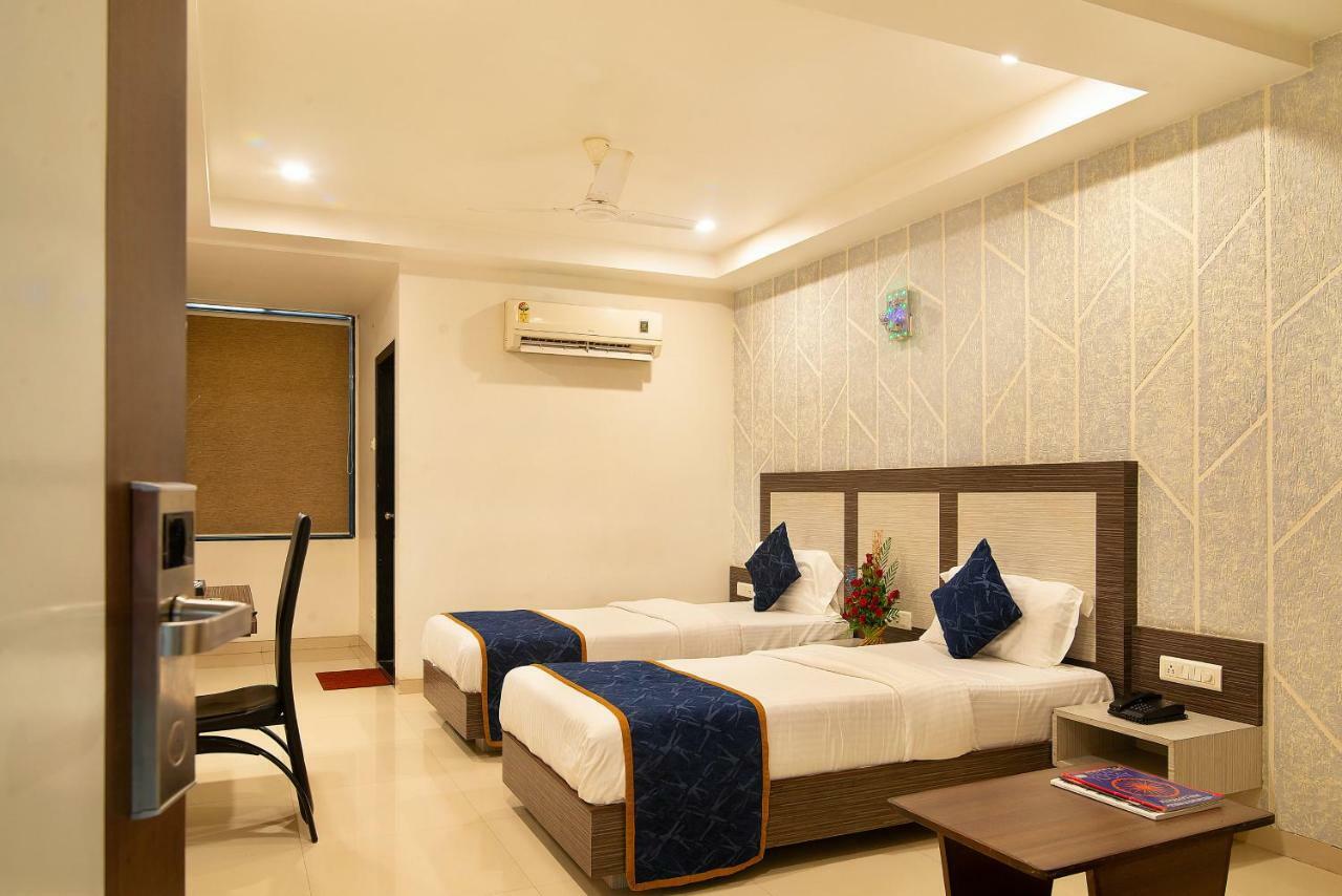 Hotel Sheetal Plaza Surat Luaran gambar